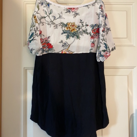 Floral Top - Picture 4 of 4